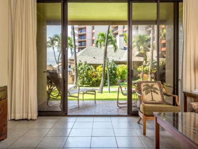 Kaanapali Beachfront Two Bedroom Vacation Condo